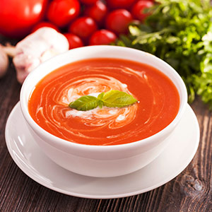 Tomatensuppe mit Maca Pulver